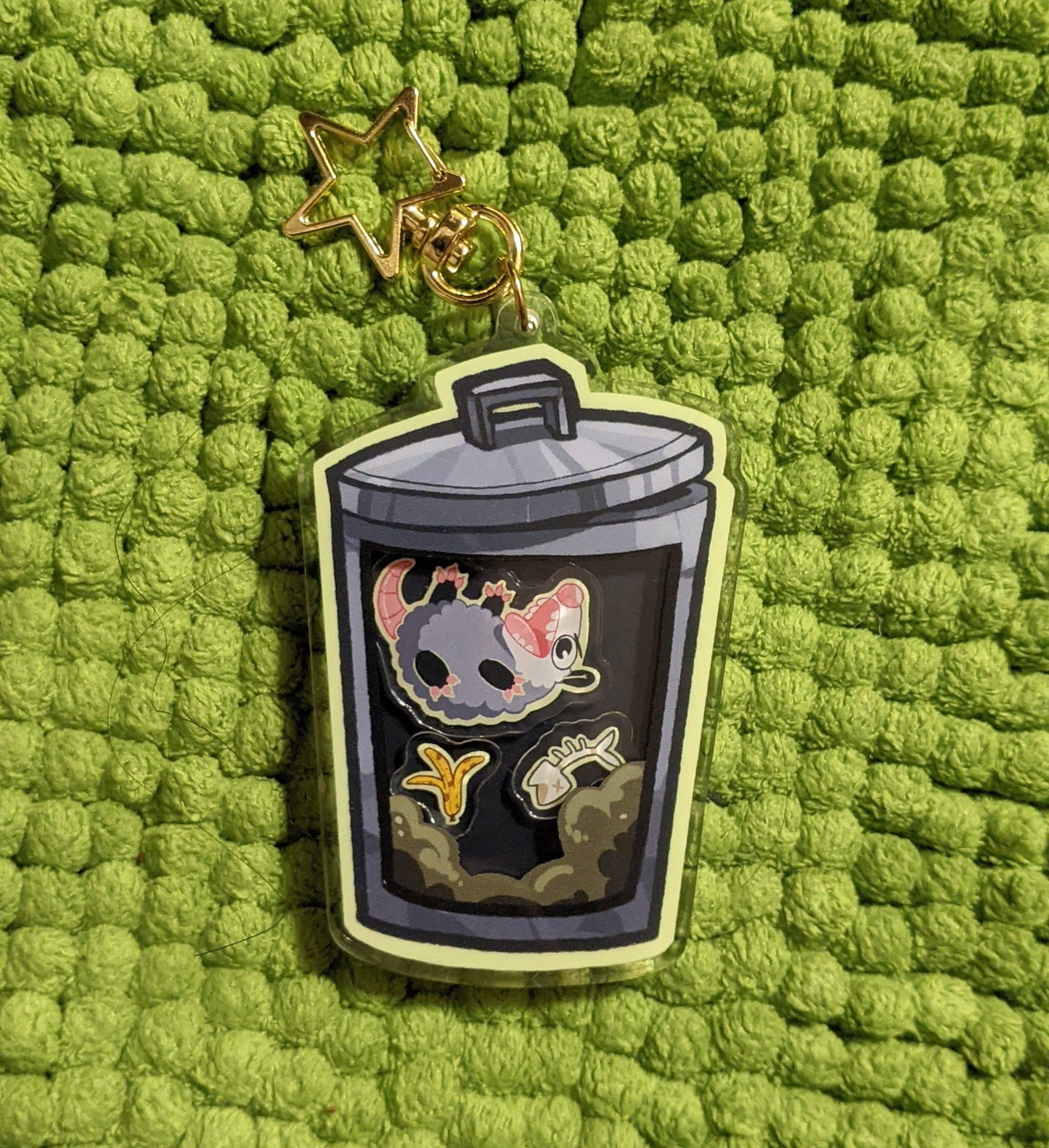 Charm de zarigüeya Trashbaby (¡se puede agitar!)