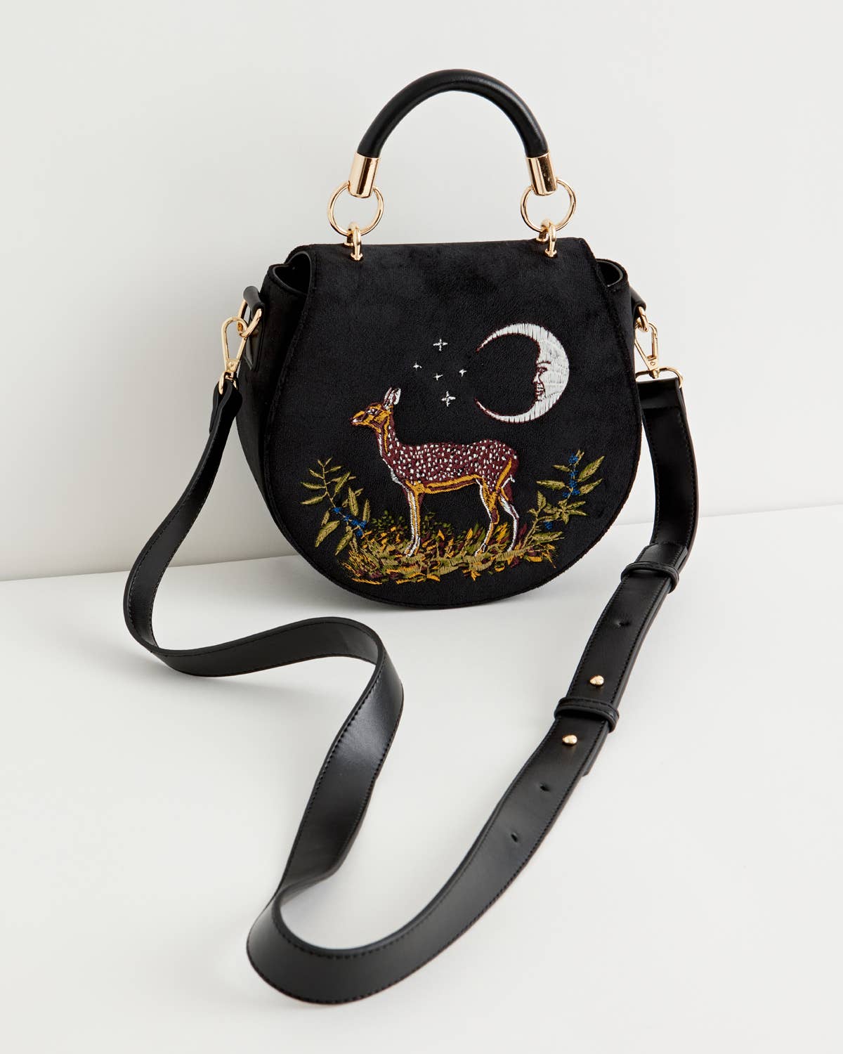 Monedero de terciopelo con bordado de ciervo y luna (negro)