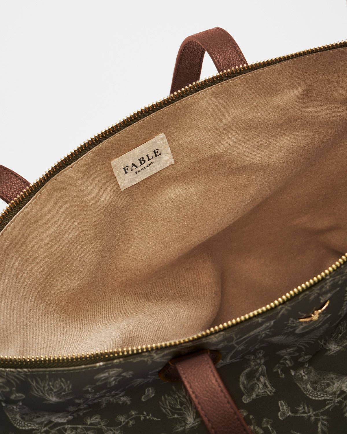 Edith Orla Scene Print Tote Bag in Olive Green