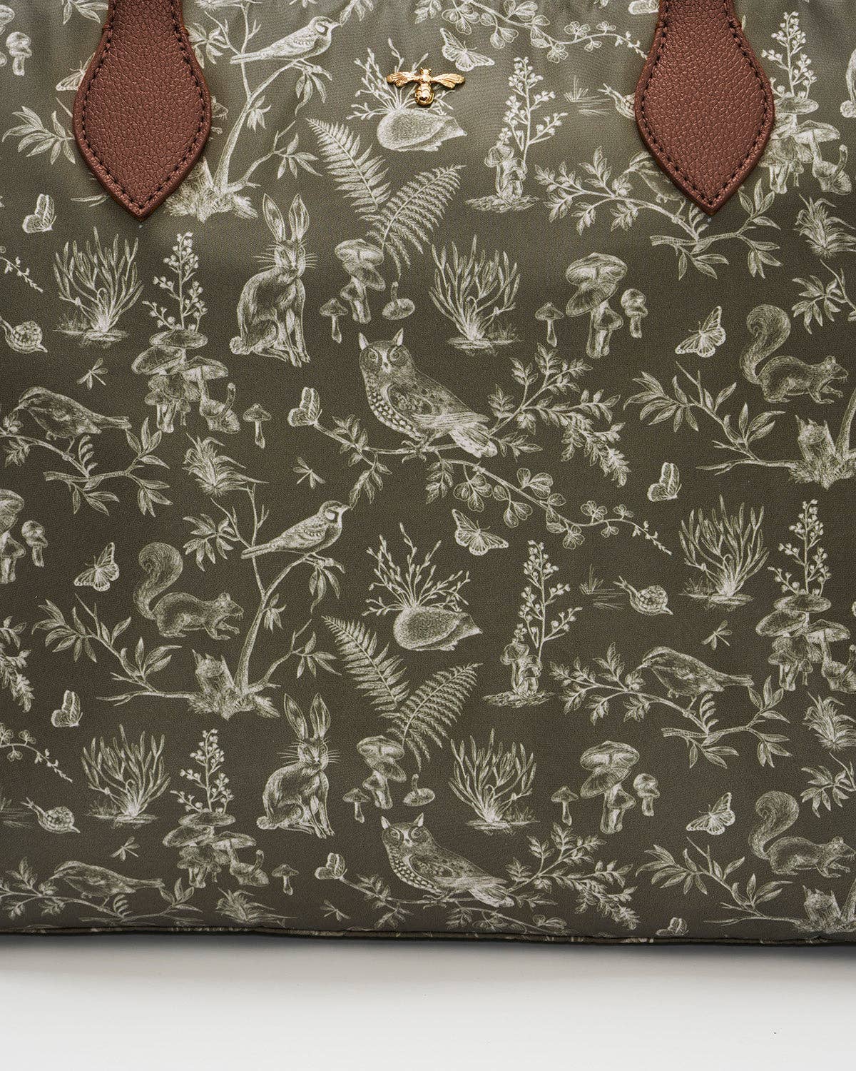 Edith Orla Scene Print Tote Bag in Olive Green